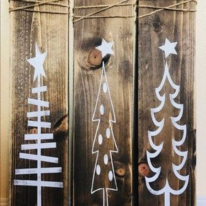 Wood sings by Sygny Christmas tree trio